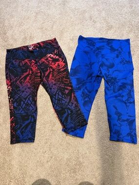 Pair of womens activewear capris XL